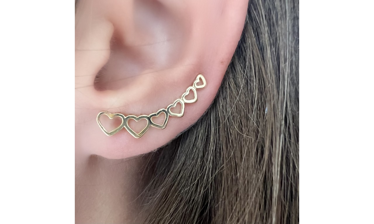 Brinco Ear Cuff Corações Banho de Ouro 18k.