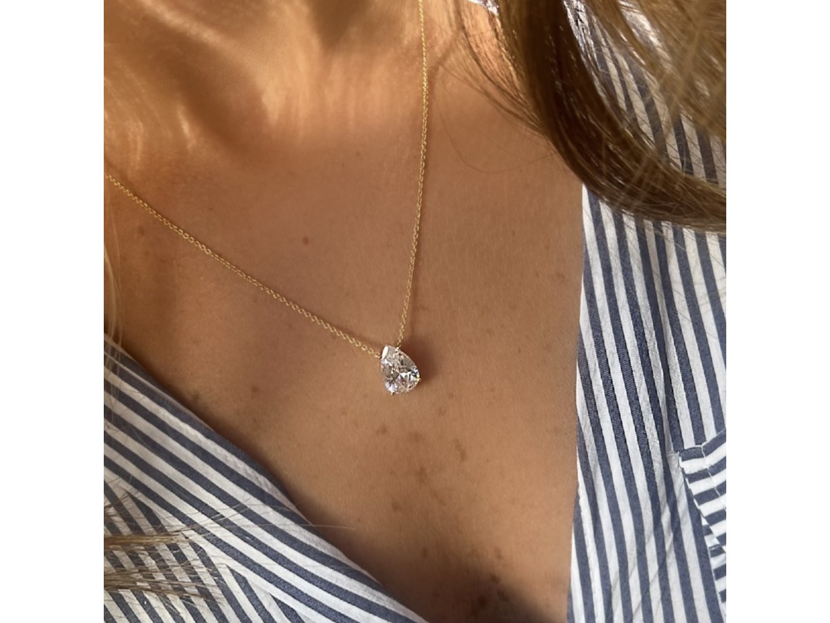 Colar Gota Cristal Banho de Ouro 18k.