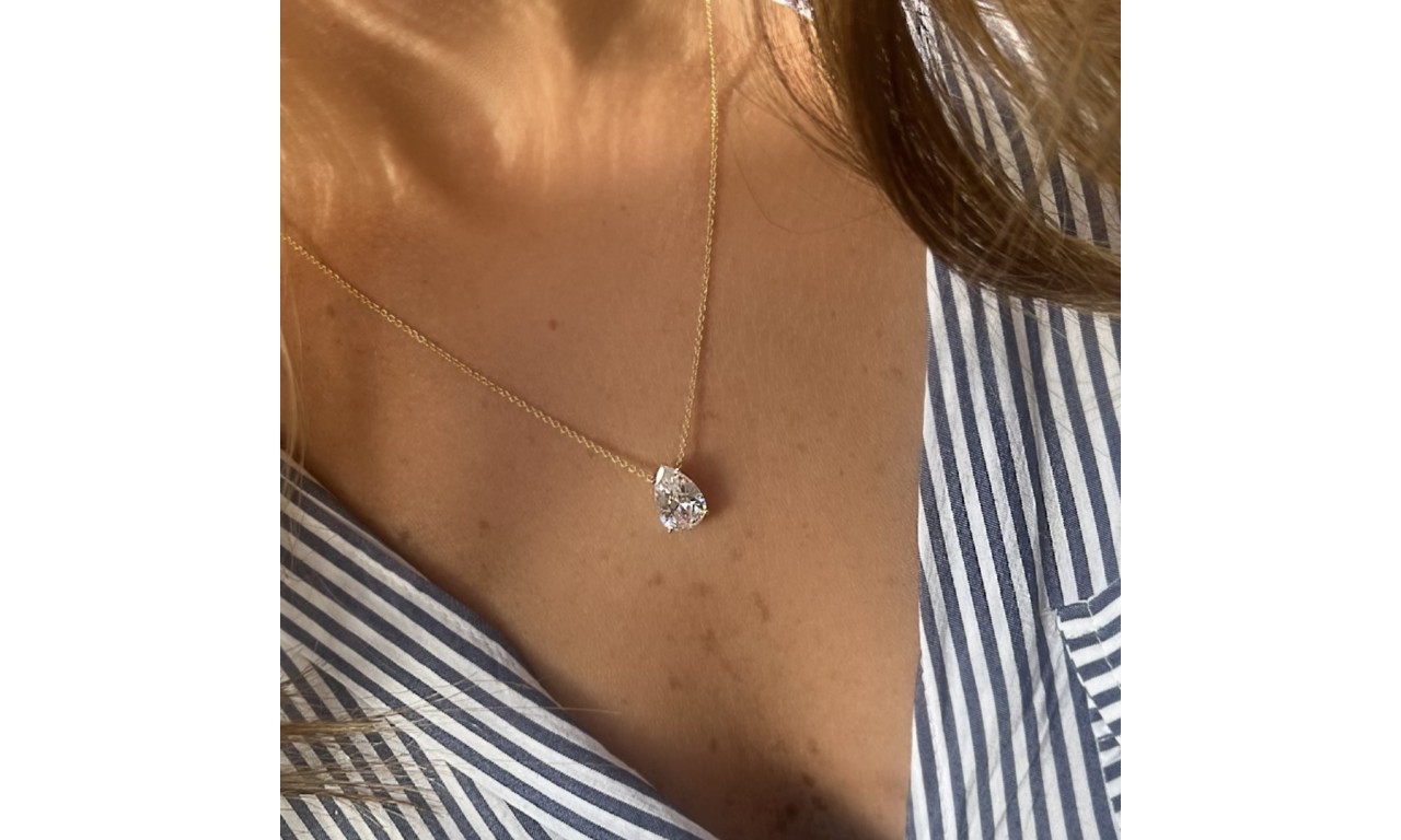 Colar Gota Cristal Banho de Ouro 18k.