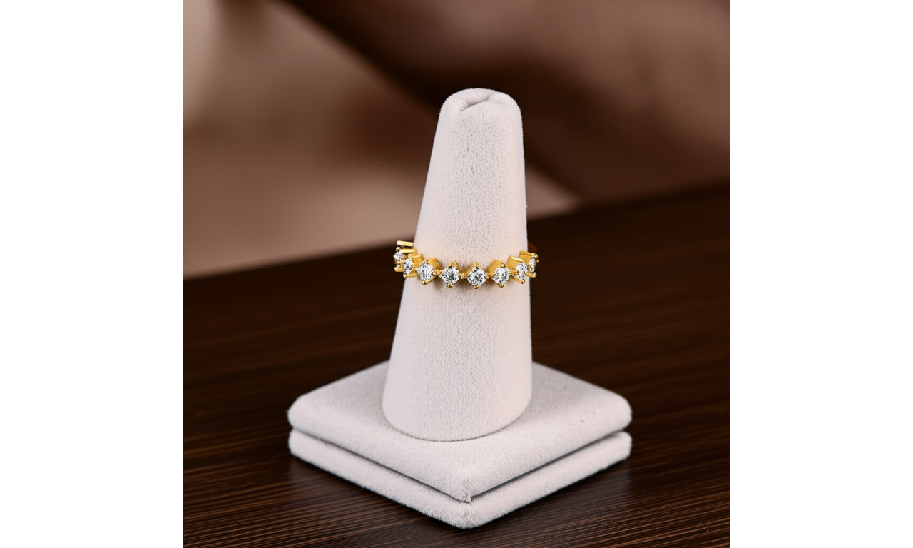 Anel Pontos de Luz luxo Banho de Ouro 18k.
