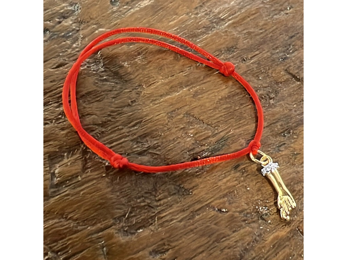 Pulseira Figa Fio de Seda Banho de Ouro 18k.