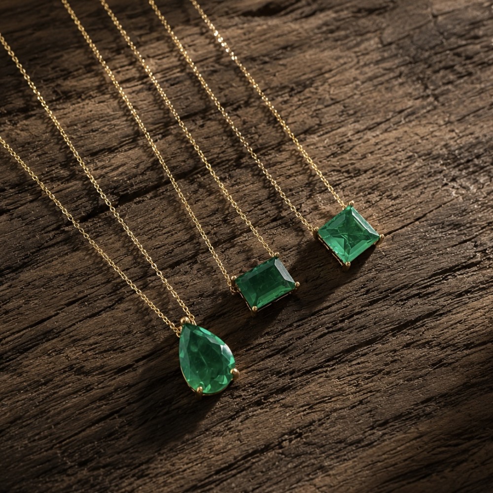 Colar Esmeralda Fusion Banho de Ouro 18k. Colar Esmeralda Fusion Banho de Ouro 18k.