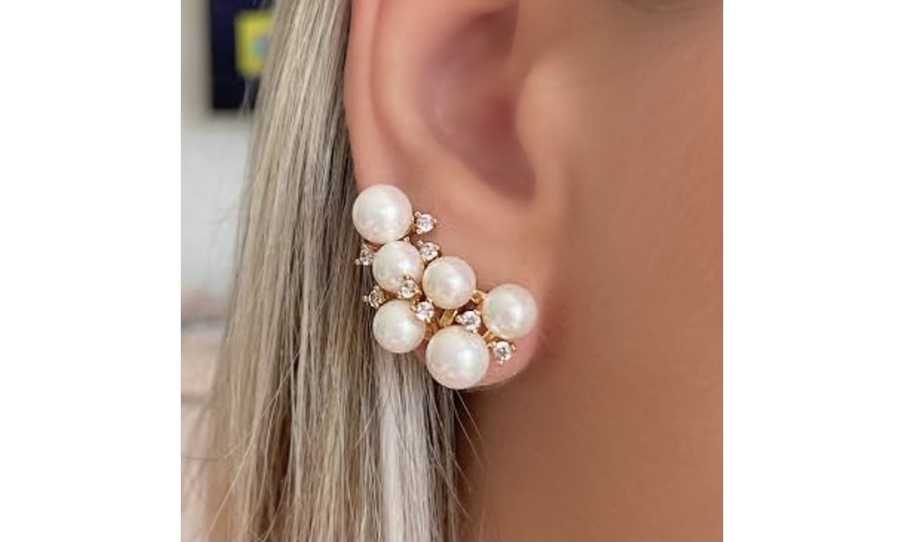 Brinco Ear Cuff Pérolas Shell Luxo Banho de Ouro 18k.