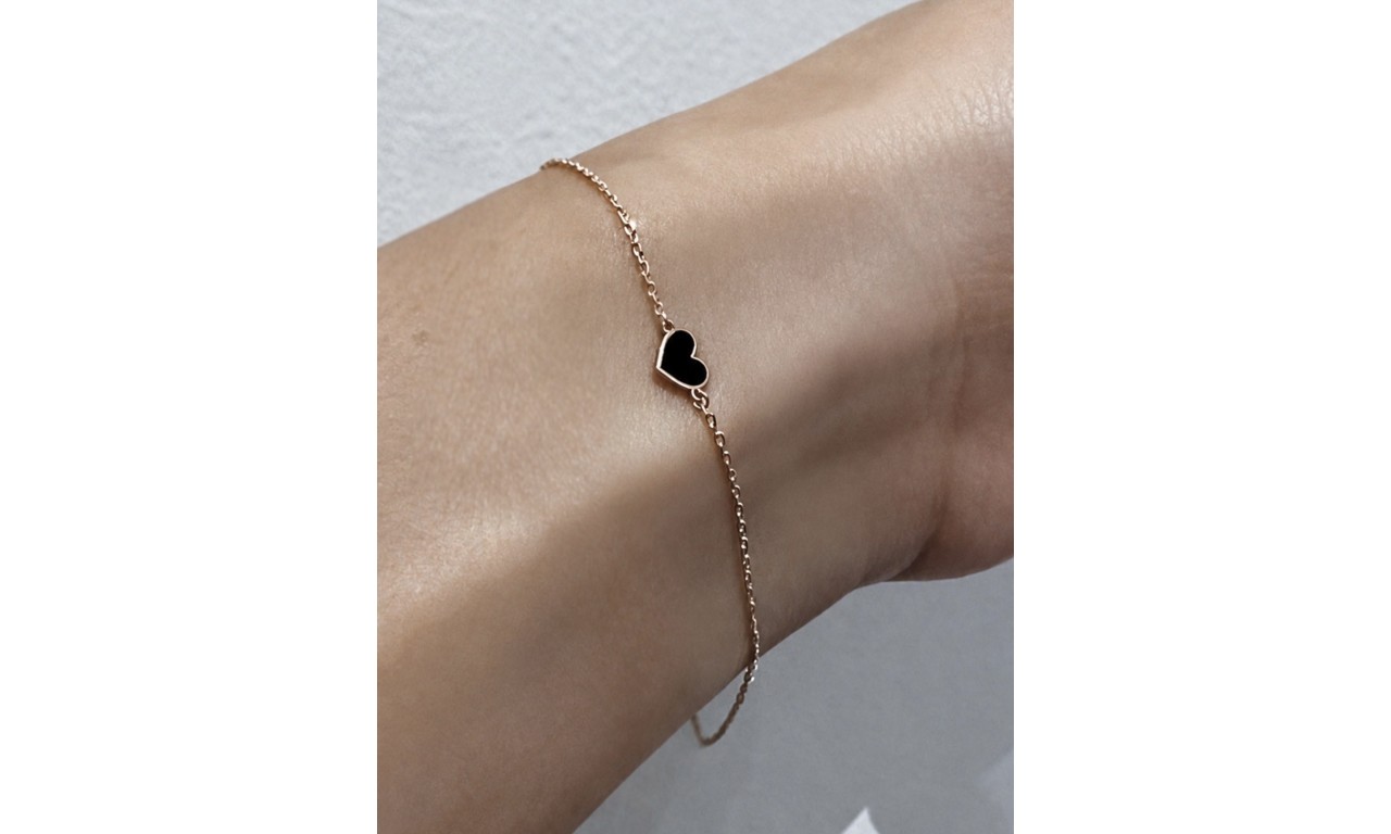 Pulseira Coração Preto Banho de Ouro 18k. Pulseira Coração Preto Banho de Ouro 18k.