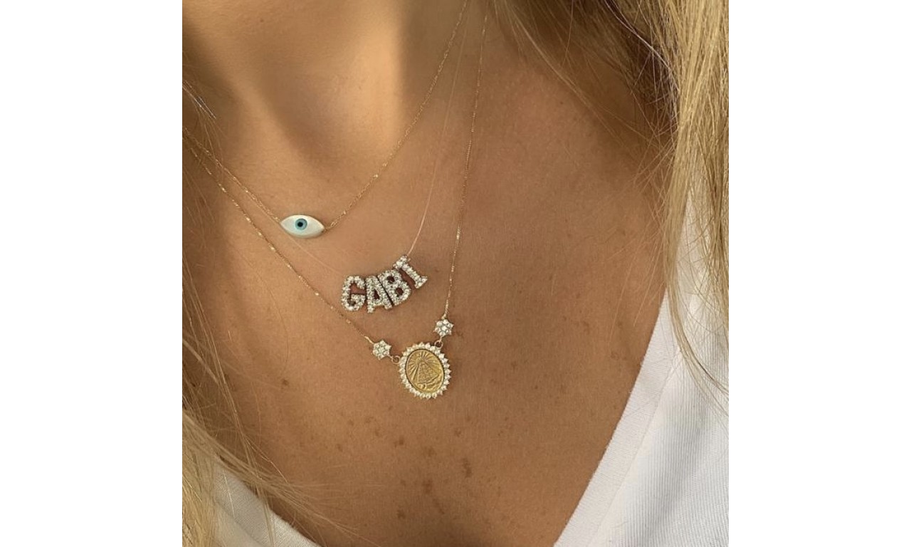 Colar Personalizado 4 Letras Banho de Ouro 18k.