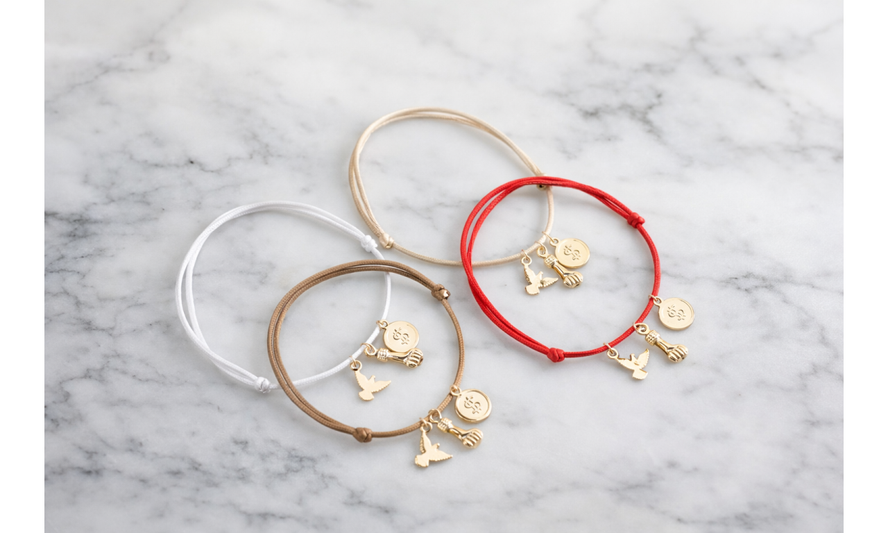 Pulseira Fio de Seda Patuá Banho de Ouro 18k.