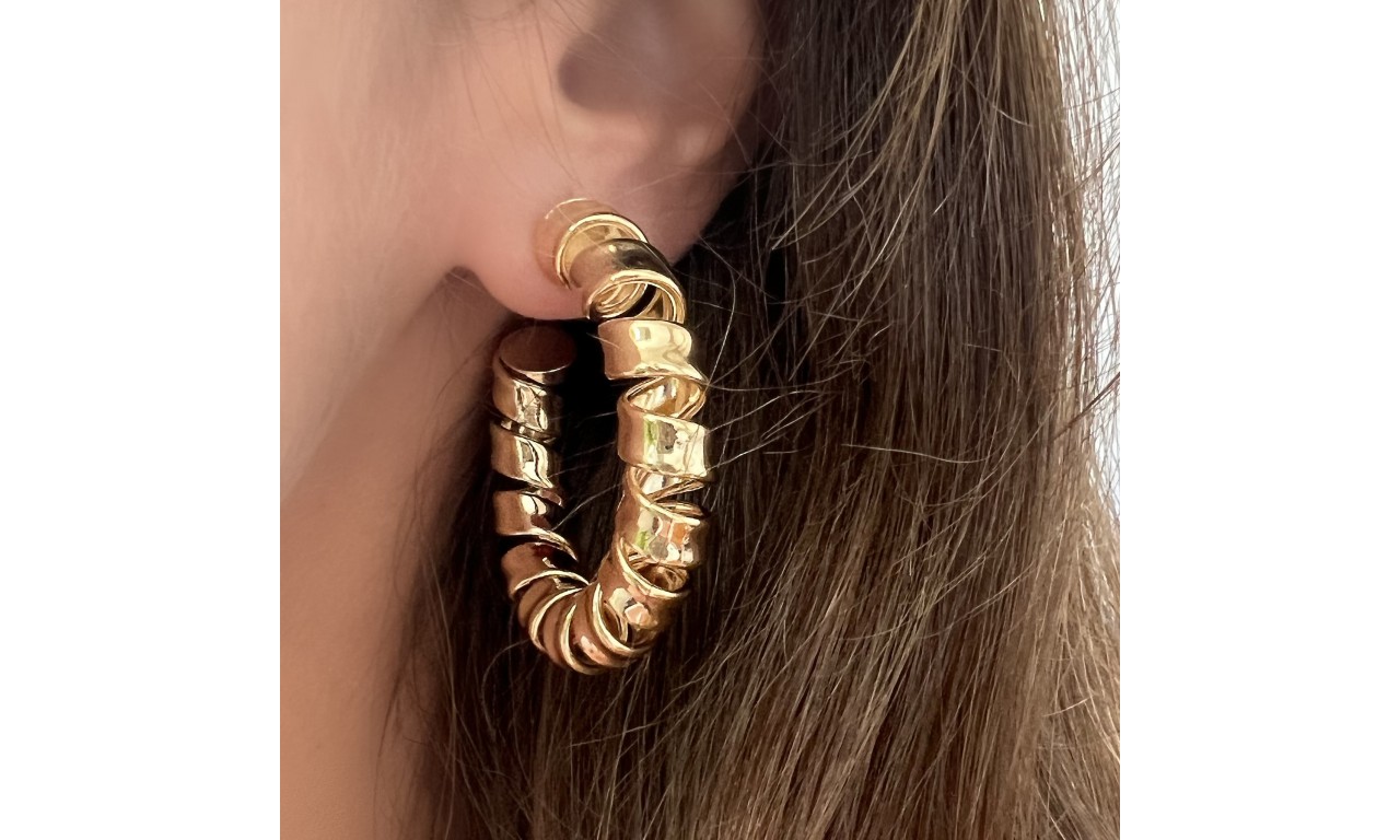 Brinco Argola Espiral Thassia Banho de Ouro 18k.