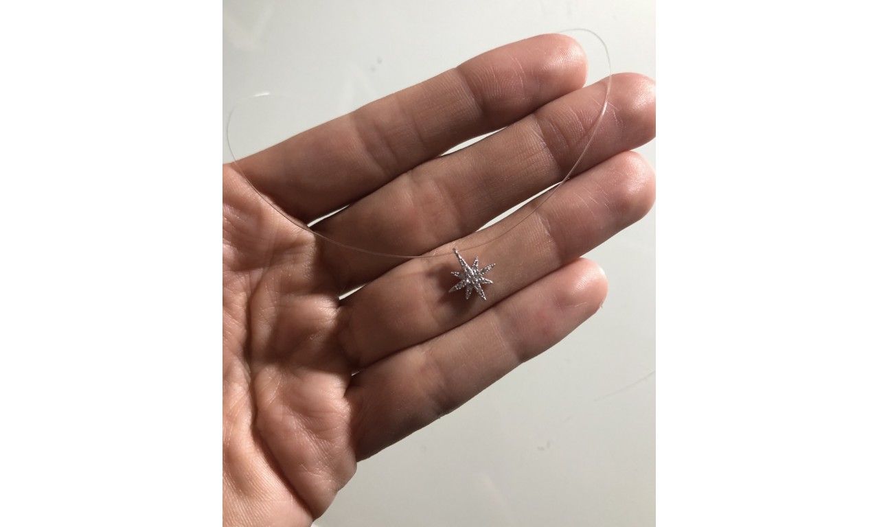 Colar Mini Estrela Fio de Nylon.