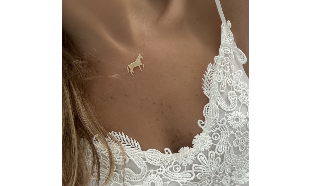 Colar Cavalo Banho de Ouro 18k ou Ródio Branco.