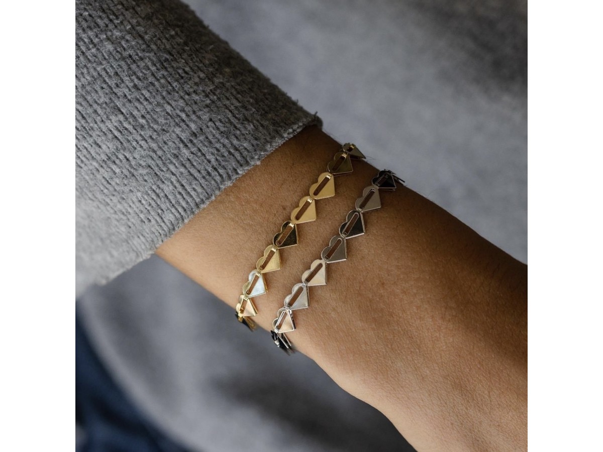 Pulseira Corações Banho de Ouro 18k ou Ródio Branco.
