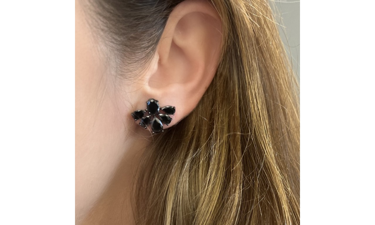 Brinco Meia Flor Ródio Negro.