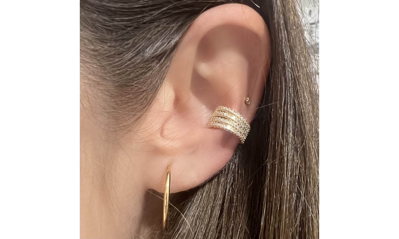 Piercing Fake Cravejado Banho de Ouro 18k.