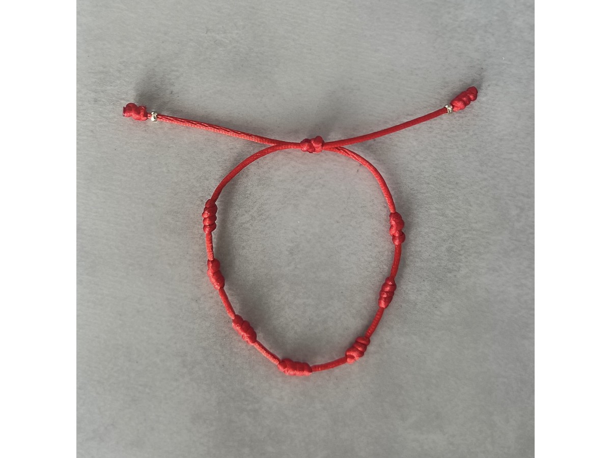 Pulseira Vermelha 7 nós Fio de Seda  Banho de Ouro 18k.