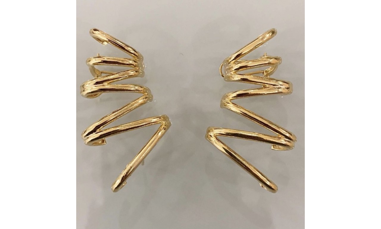 Brinco Ear Cuff Garras Banho de Ouro 18k.