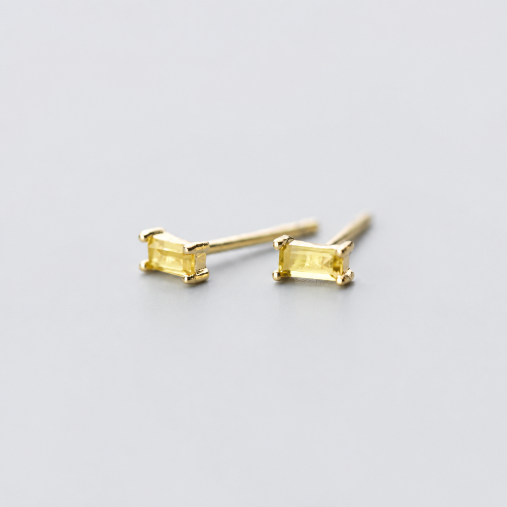 Brinco Baguete Citrino Banho de Ouro 18k. Brinco Baguete Citrino Banho de Ouro 18k.