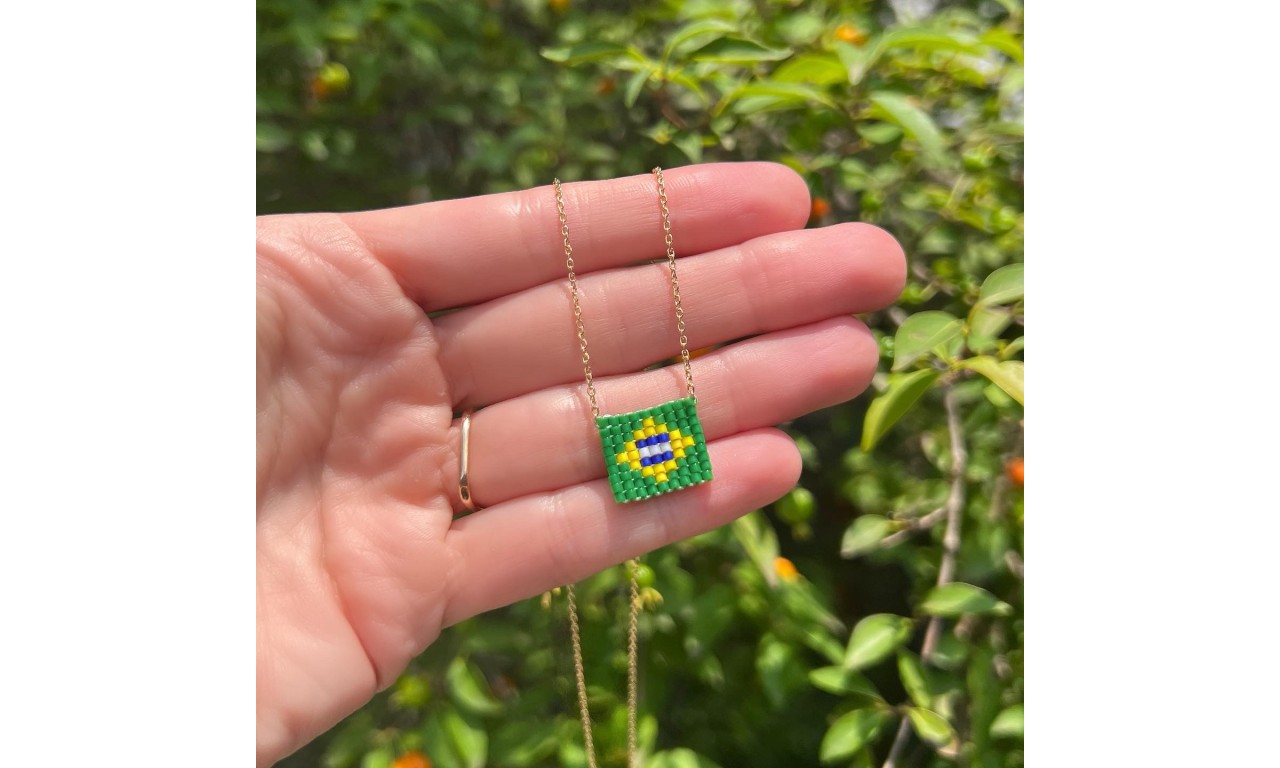 Colar Brasil Artesanal Miyuki Banho de Ouro 18k.