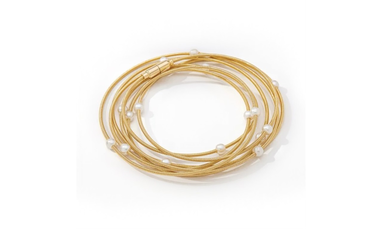 Pulseira Corda de Violão Pérolas Banho de Ouro 18k.