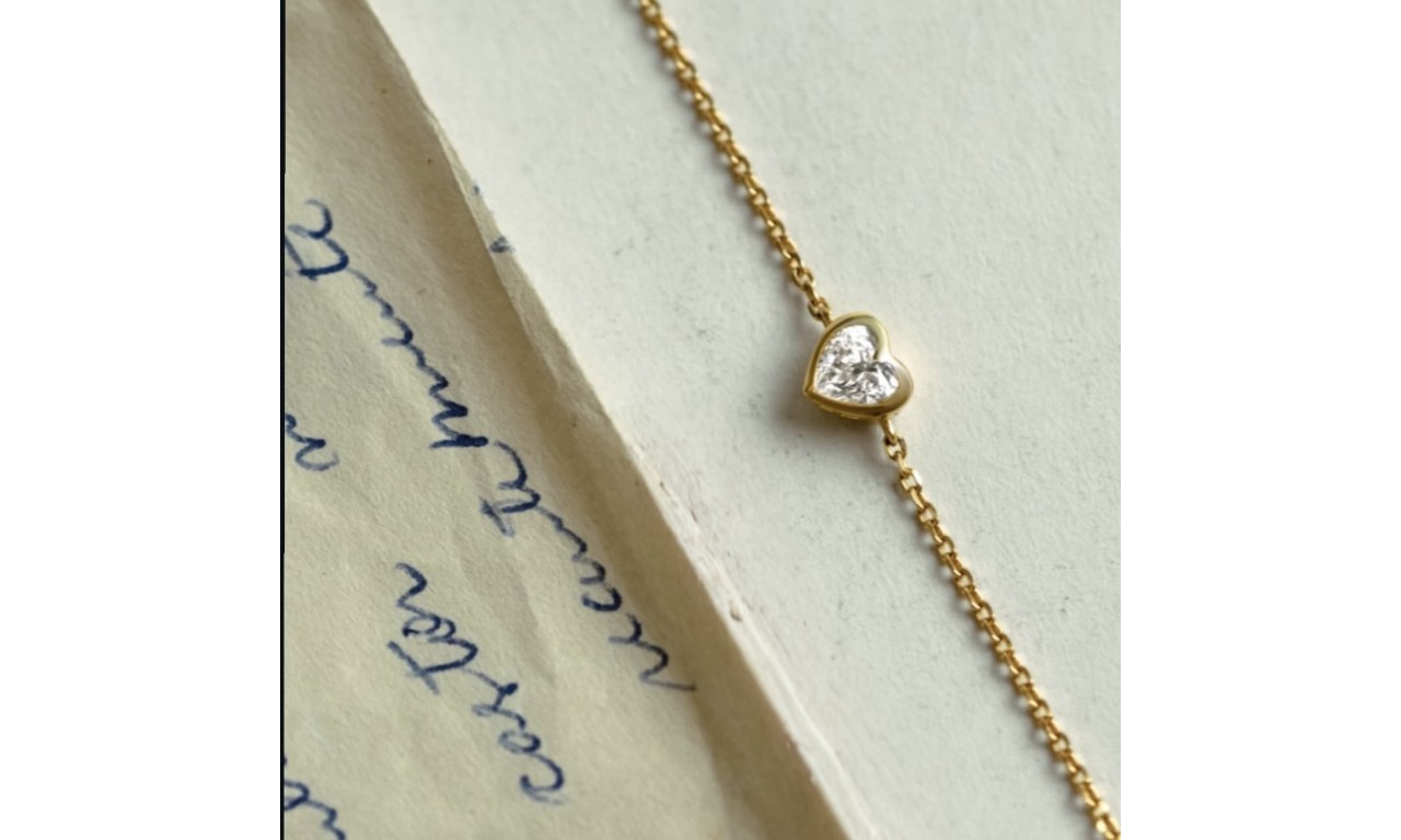 Pulseira Coração Anatômico Cristal Banho de Ouro18k. Pulseira Coração Anatômico Cristal Banho de Ouro18k.