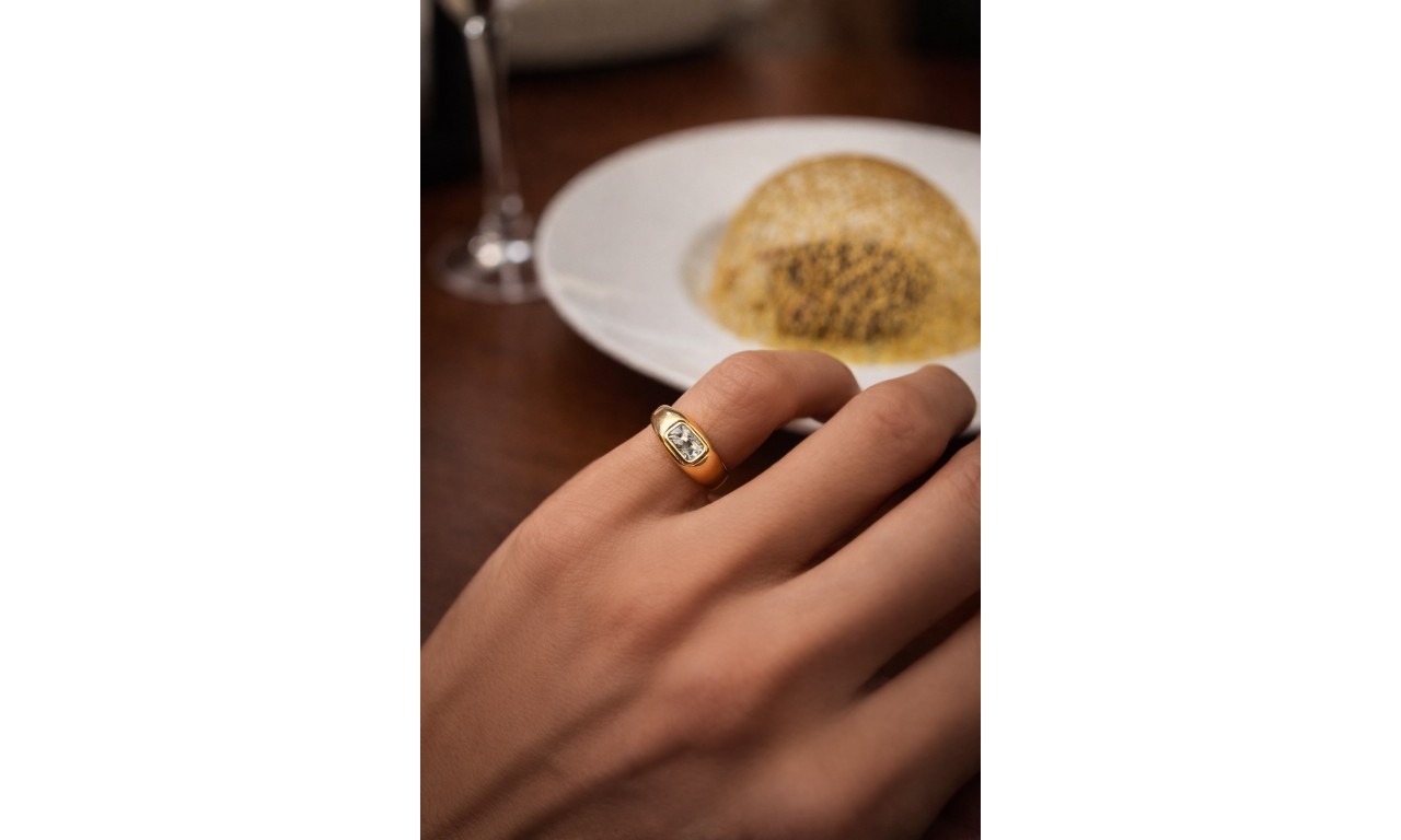 Anel de Dedinho Cristal Banho de Ouro 18k.