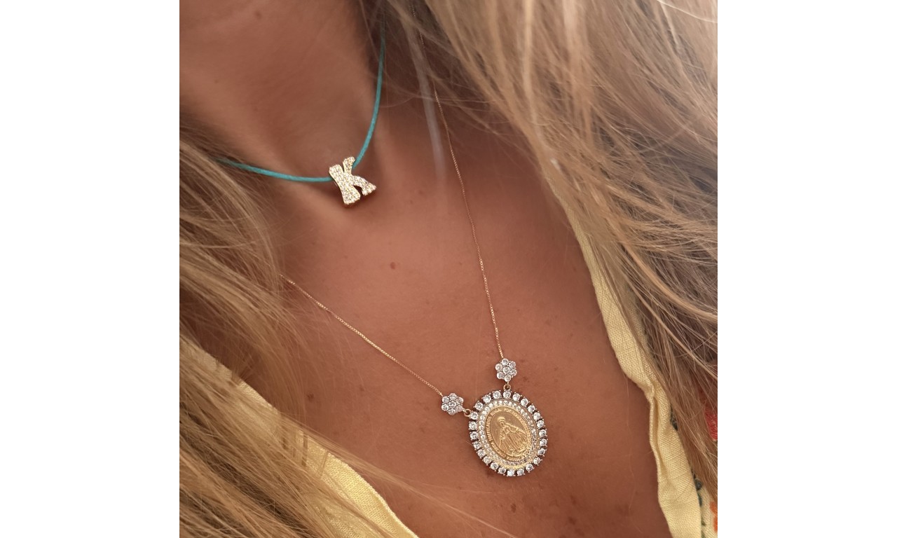 Colar Inicial Cravejada Bubble Banho de Ouro 18k.