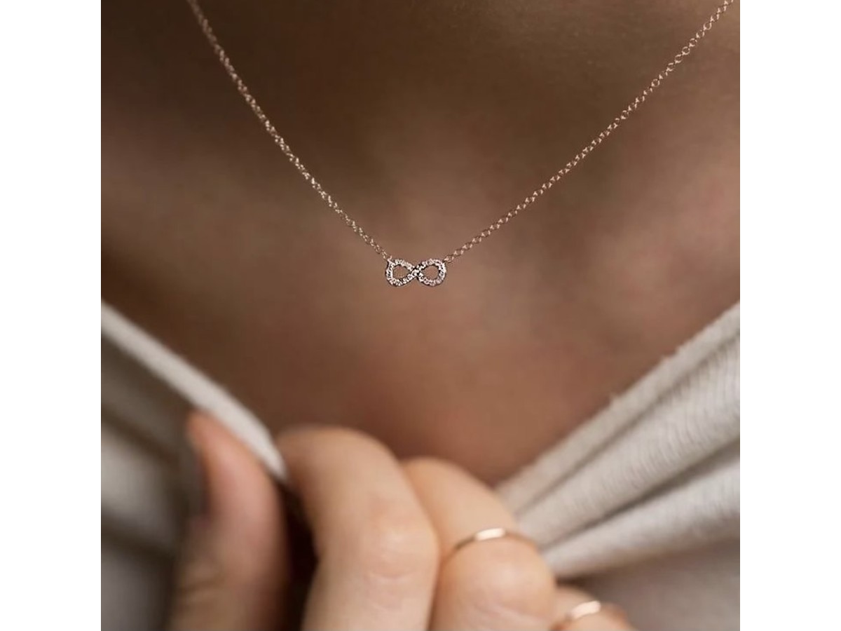 Colar Infinito Micro Cravação Banho de Ouro 18k.