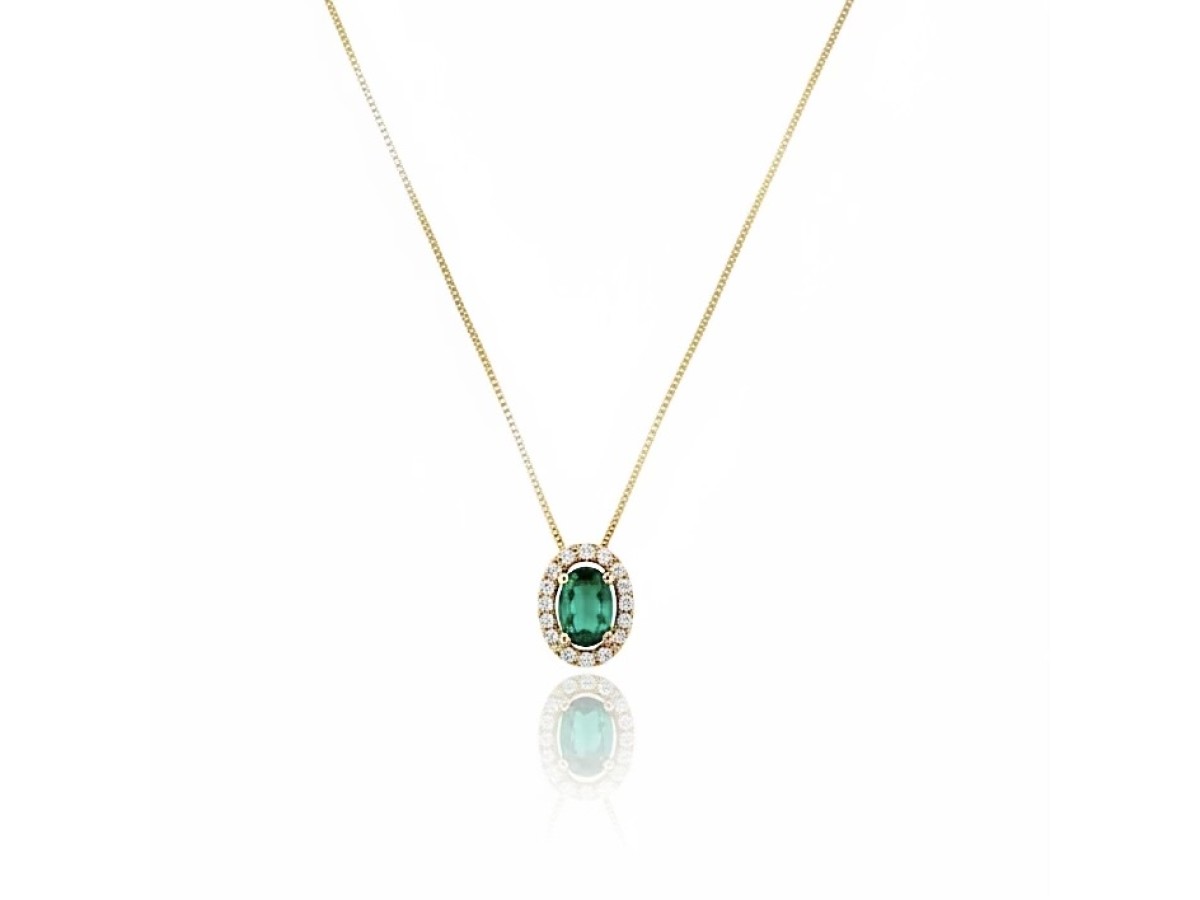 Colar Oval Cravejado Esmeralda Banho de Ouro 18k.