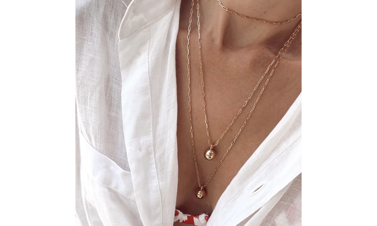 Pingente Esfera Banho de Ouro.