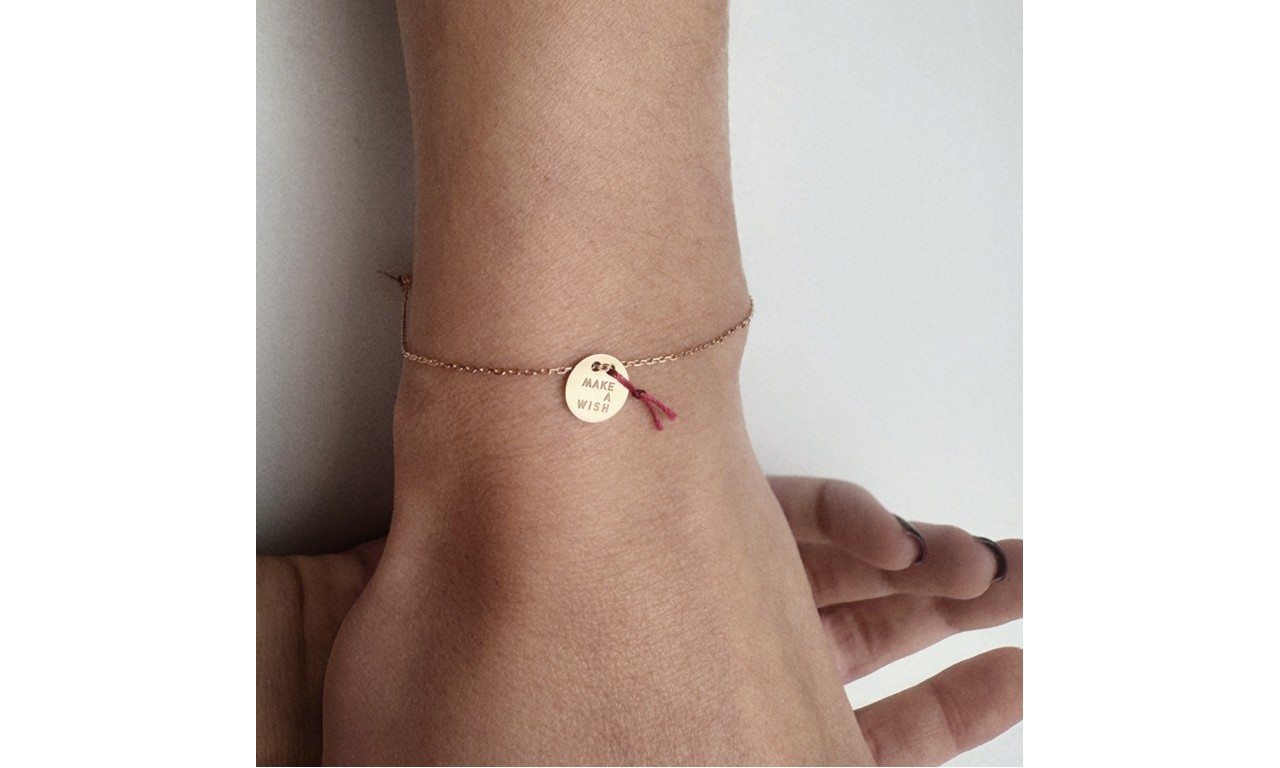 Pulseira Plaquinha Personalizada Fio Vermelha Banho de Ouro 18k Pulseira Plaquinha Personalizada Fio Vermelha Banho de Ouro 18k