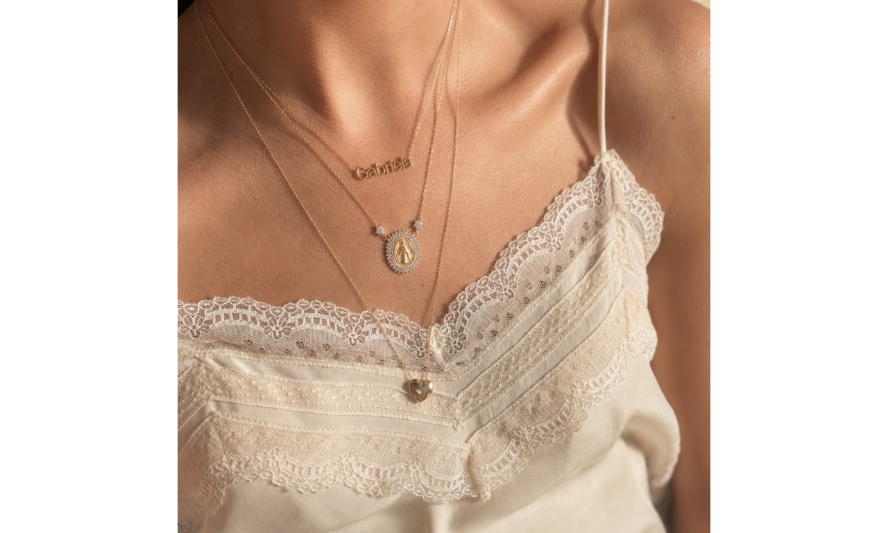 Colar Medalha Nossa Senhora das Graças Prata 925 Banho de Ouro 18k. Colar Medalha Nossa Senhora das Graças Prata 925 Banho de Ouro 18k.
