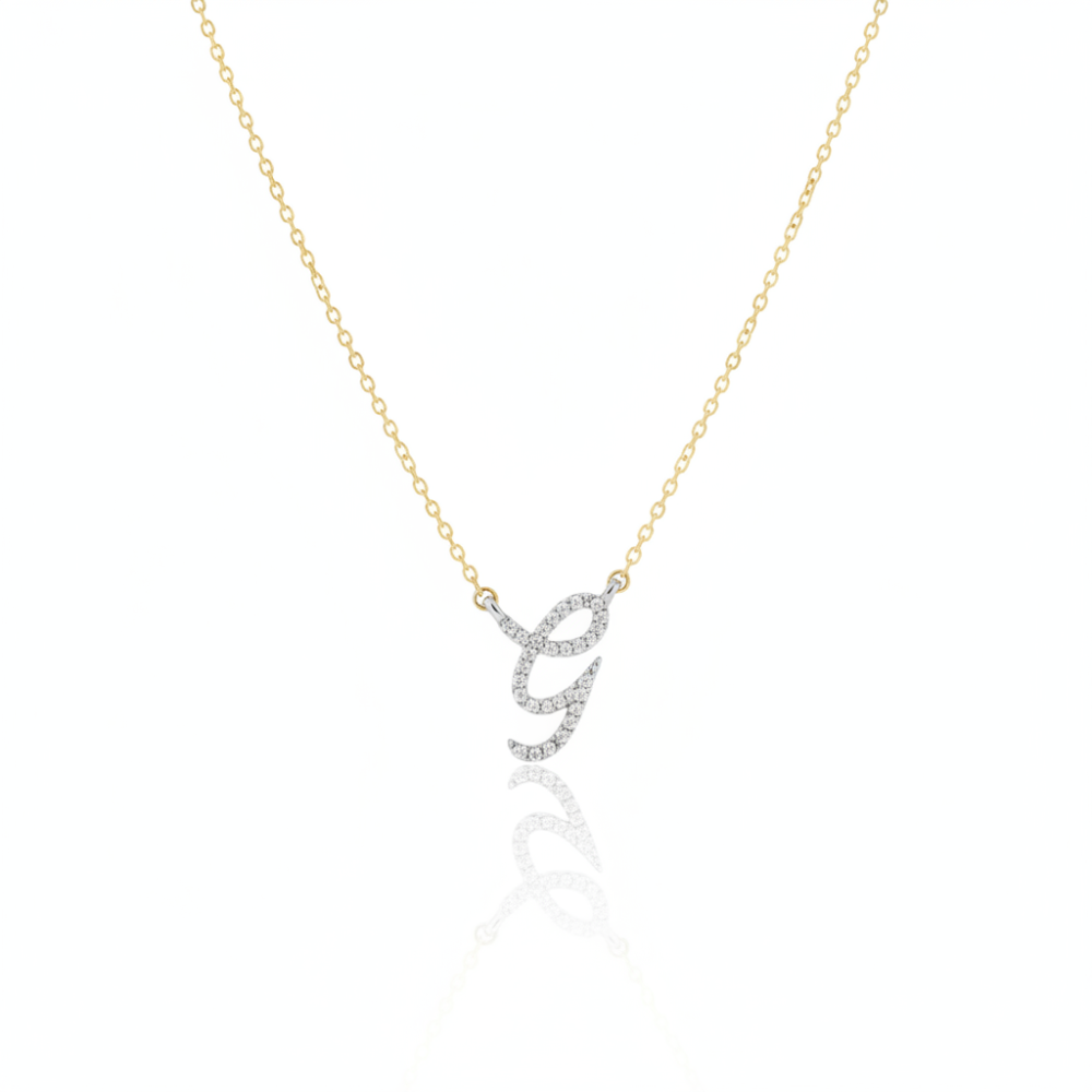 Colar Inicial Itálico Cravejado Banho de Ouro 18k. Colar Inicial Itálico Cravejado Banho de Ouro 18k.