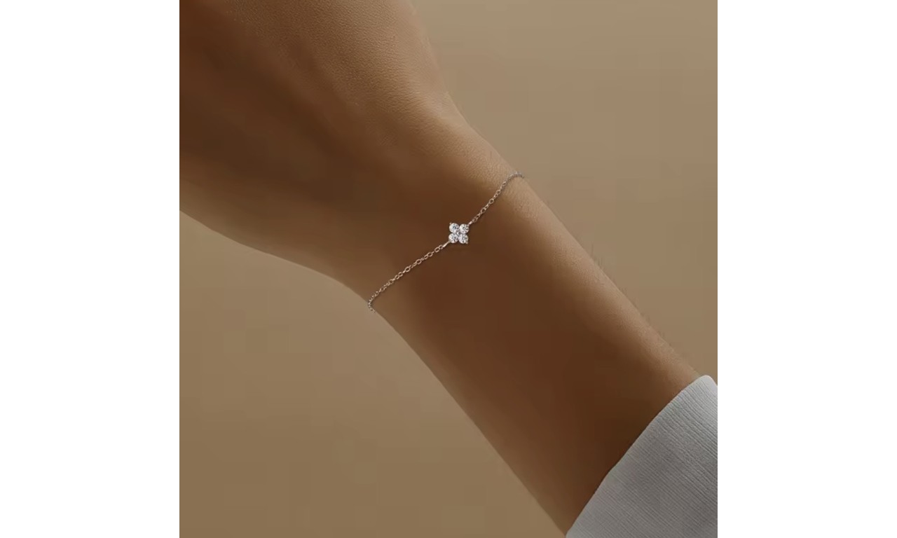 Pulseira Flor Cristal Banho de Ouro18k.