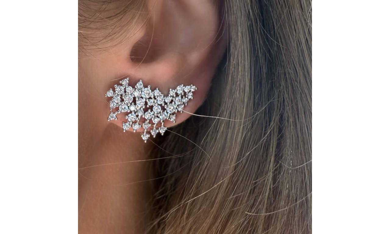 Brinco Ear Cuff Cravejado Ródio Branco.