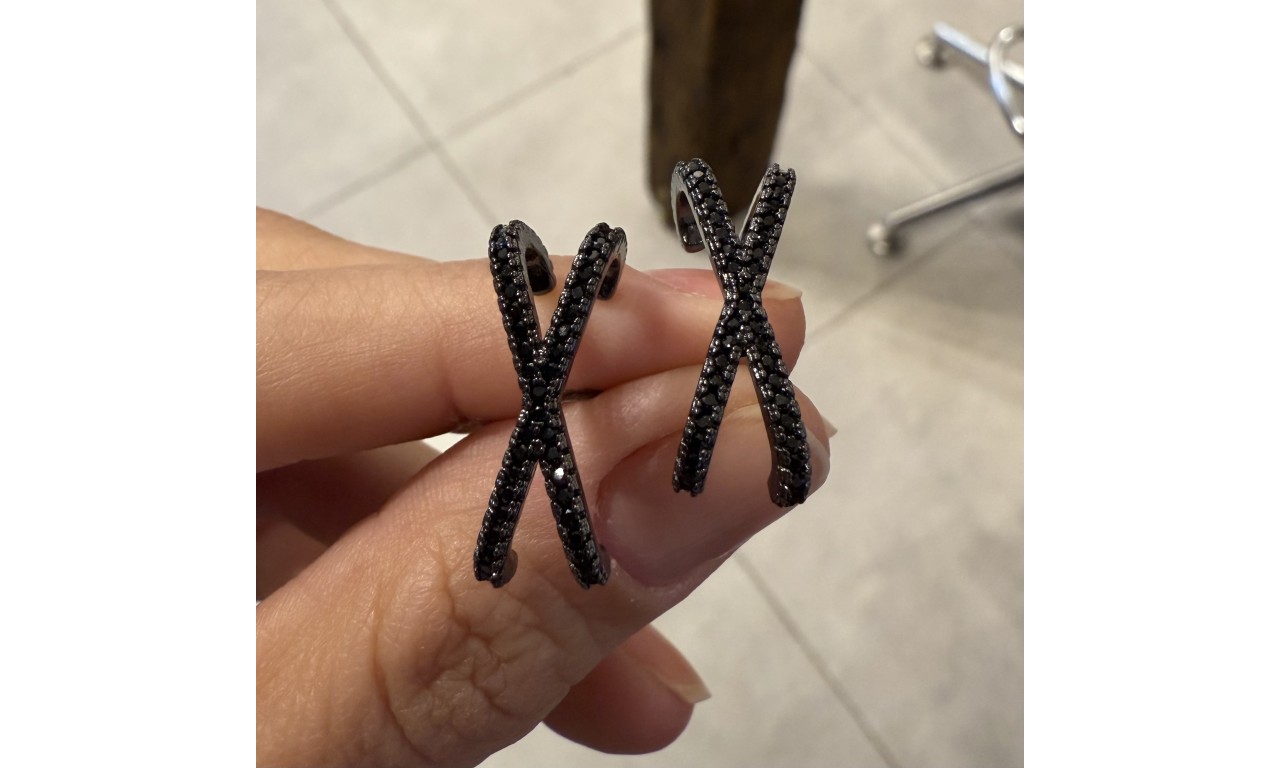 Brinco Ear Hook X Ródio Negro.