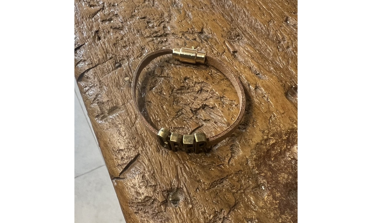 Pulseira Couro Personalizada Banho de Ouro 18k.