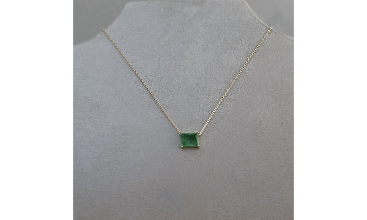 Colar Esmeralda Fusion Escura Banho de Ouro 18k.