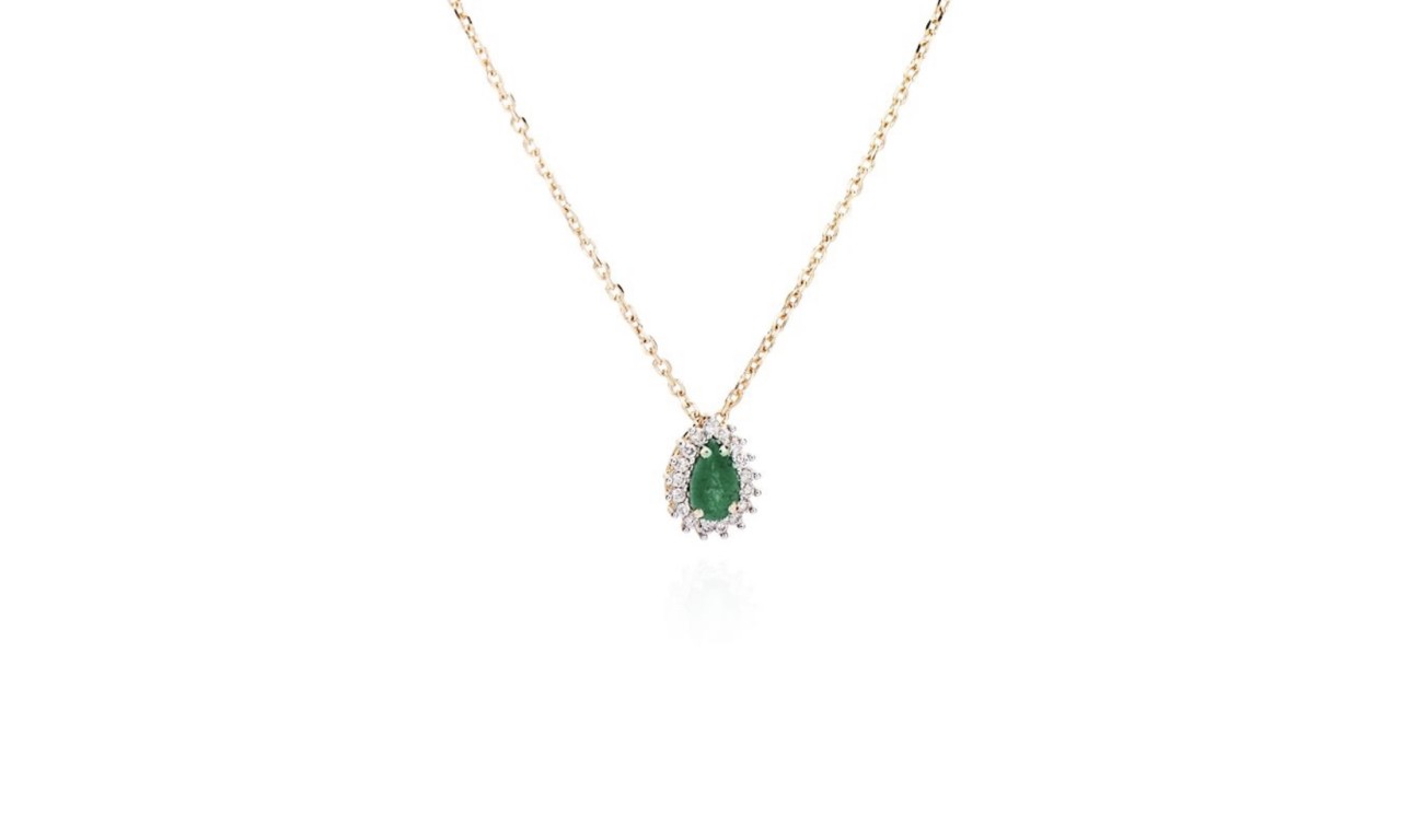 Colar Gota Esmeralda Micro Cravação Banho de Ouro 18k.