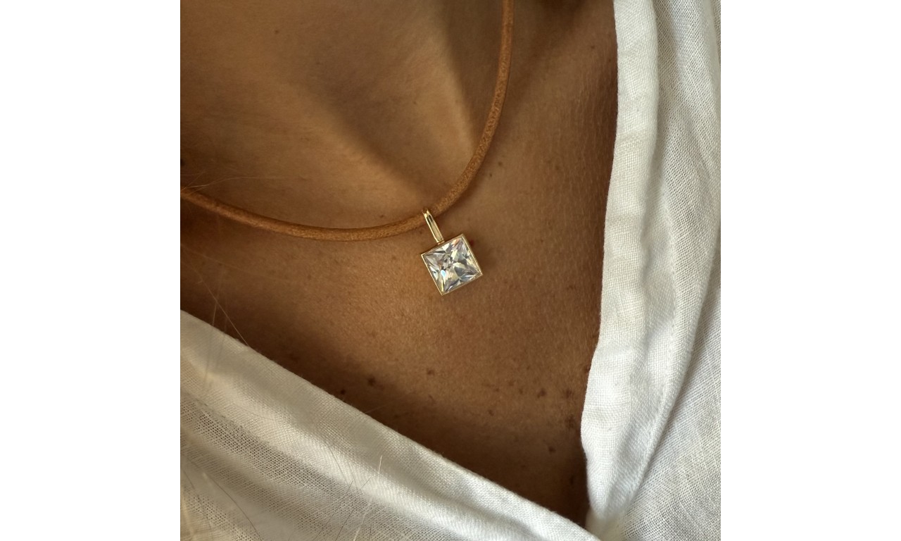 Pingente Cristal Encaixe Banho de Ouro 18k ou Ródio Branco.