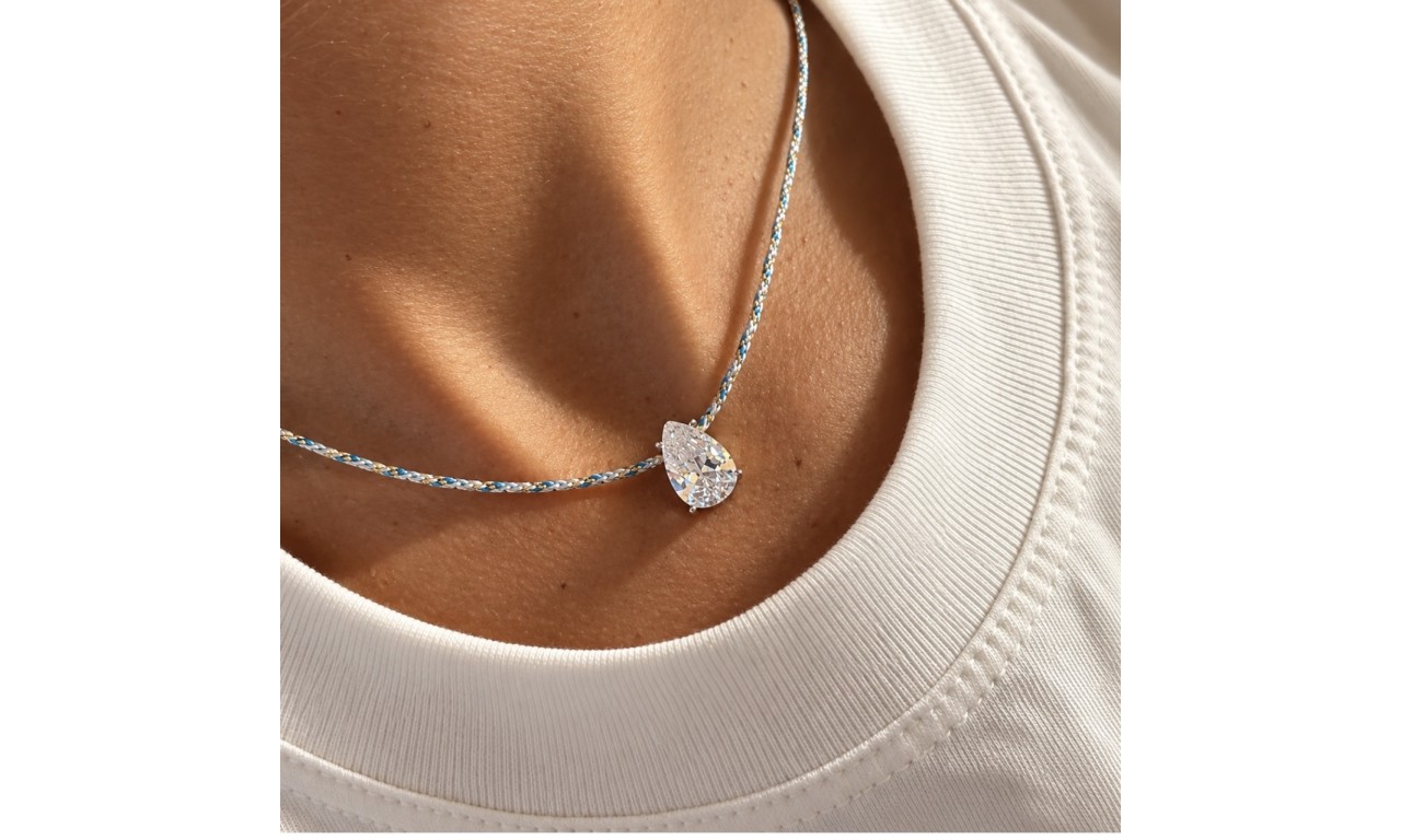 Colar Fio Azul Pingente Cristal Ródio Branco.