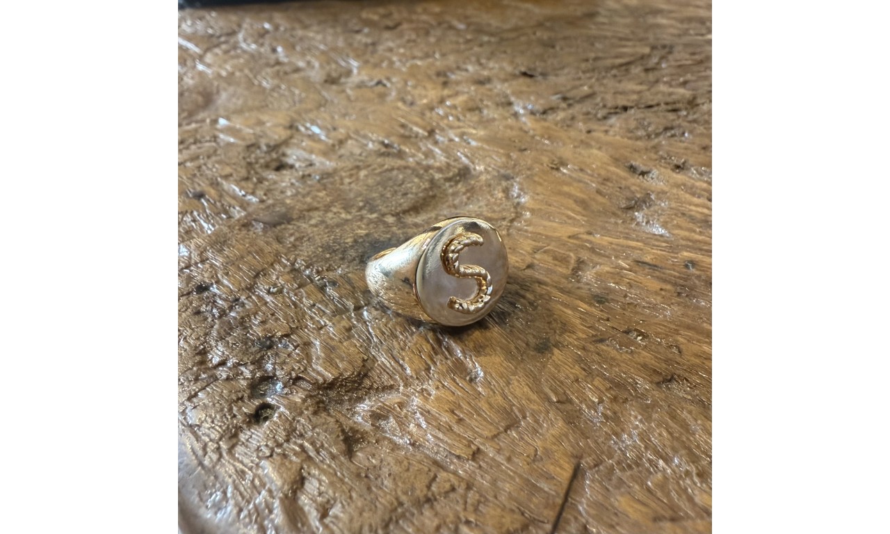 Anel de Dedinho Inicial Trançado Banho de Ouro 18k ou Ródio Branco.