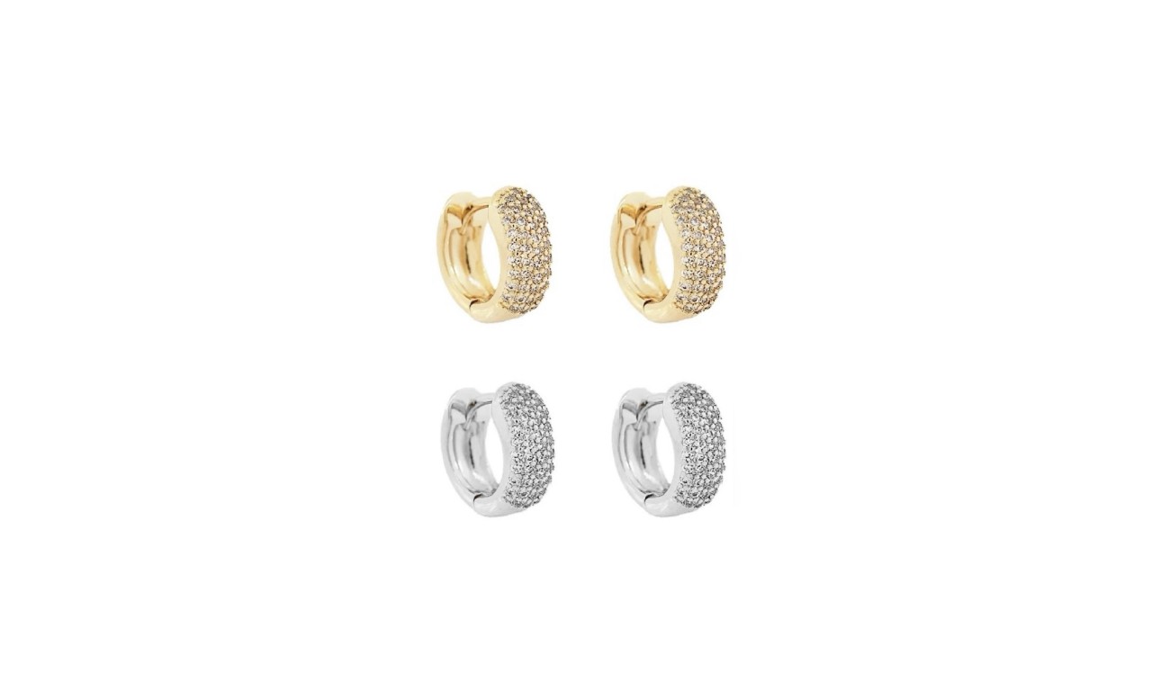Brinco Mini Argola Cravejada Banho de Ouro 18k.