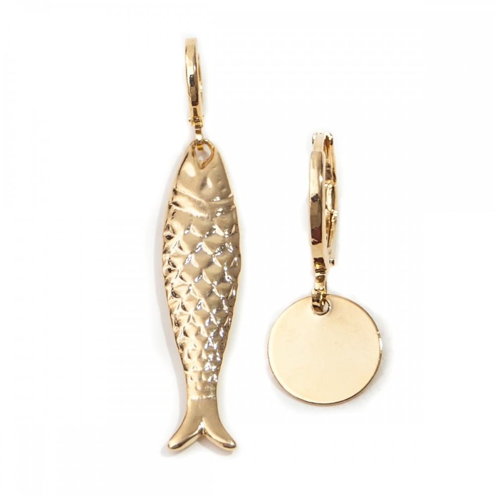 Brinco Peixe + medalha Banho de Ouro 18k. Brinco Peixe + medalha Banho de Ouro 18k.