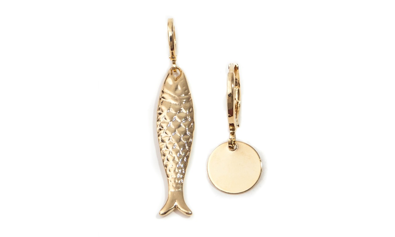 Brinco Peixe + medalha Banho de Ouro 18k.