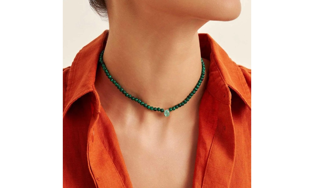 Colar Pedra Natural Jade Verde Banho de Ouro 18k. Colar Pedra Natural Jade Verde Banho de Ouro 18k.